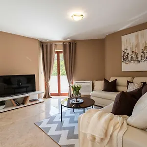 https://zen-luxury-apartments.hotelinzadar.com